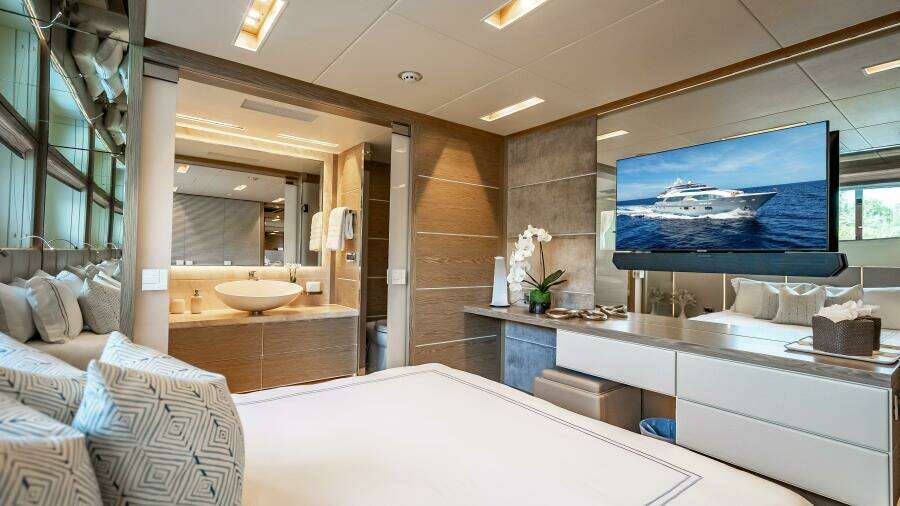 Short Story 122ft Horizon Yacht For Sale