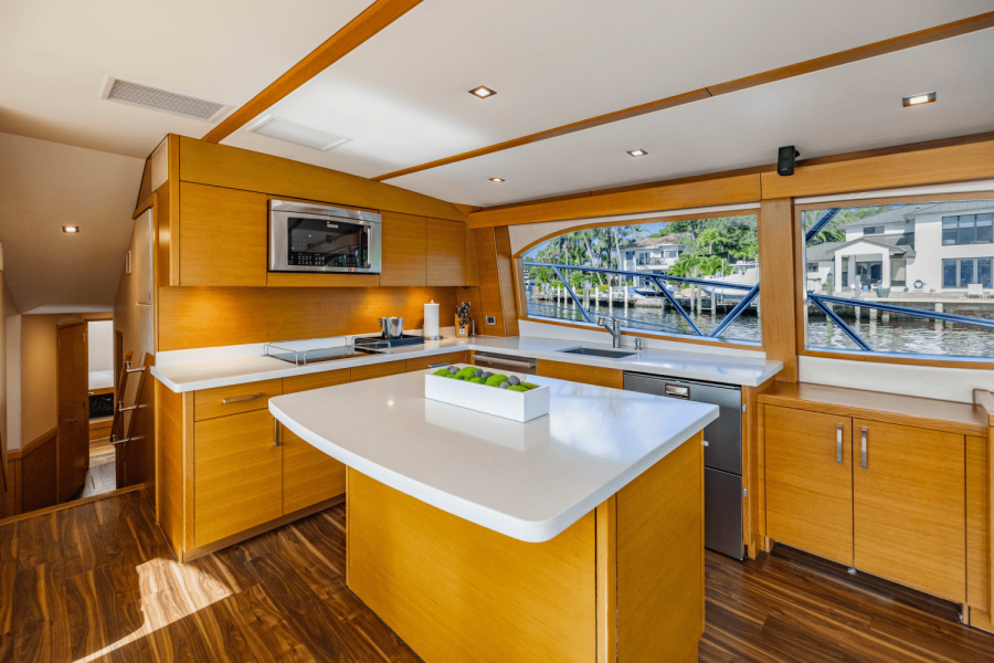 63ft Hatteras Yacht For Sale