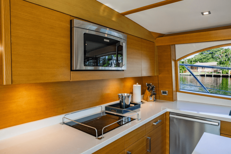 63ft Hatteras Yacht For Sale