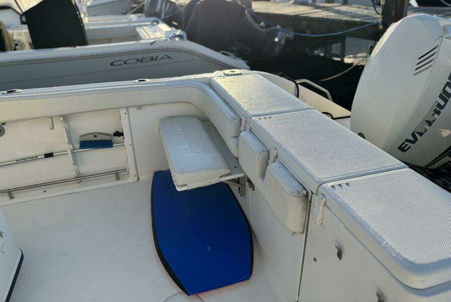 26ft Triton Yacht For Sale
