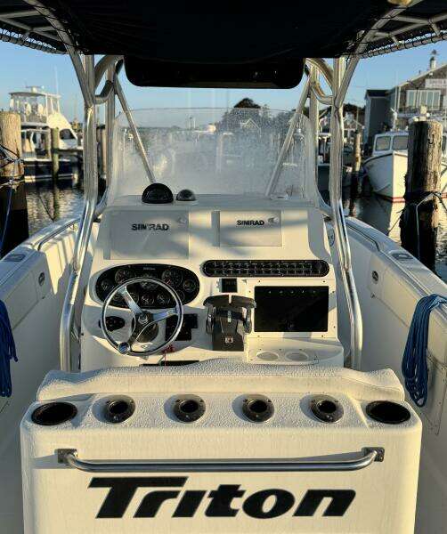 26ft Triton Yacht For Sale
