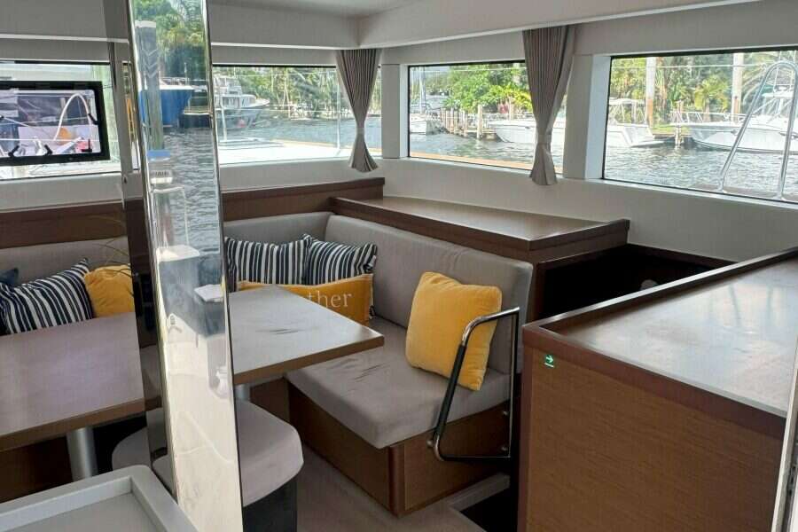 2022-lagoon-40-sail-9902427-20250807104628827-1.jpg