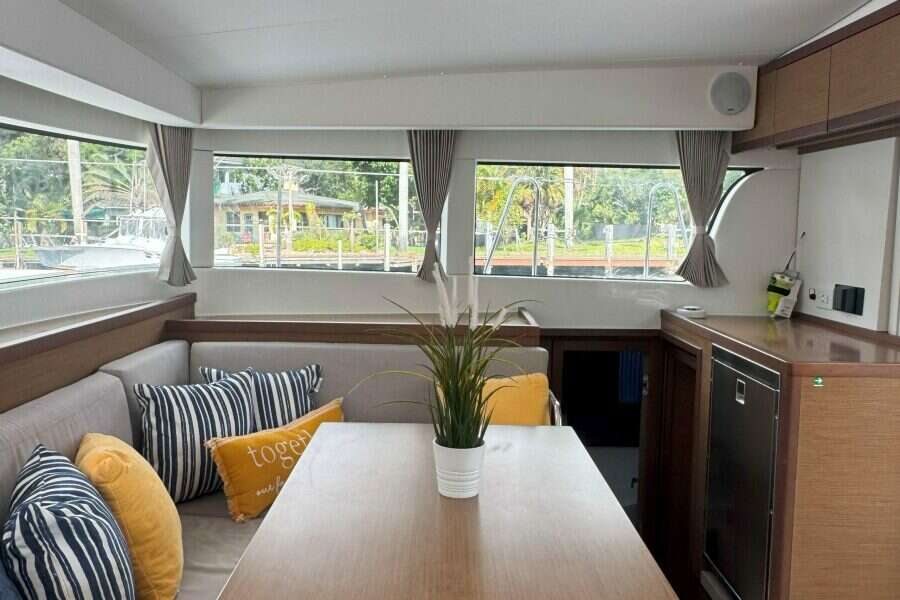 2022-lagoon-40-sail-9902427-20250807104629183-2.jpg