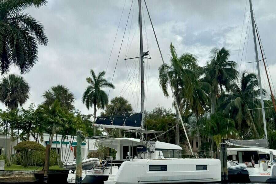 2022-lagoon-40-sail-9902427-20250807152601241-1.jpg