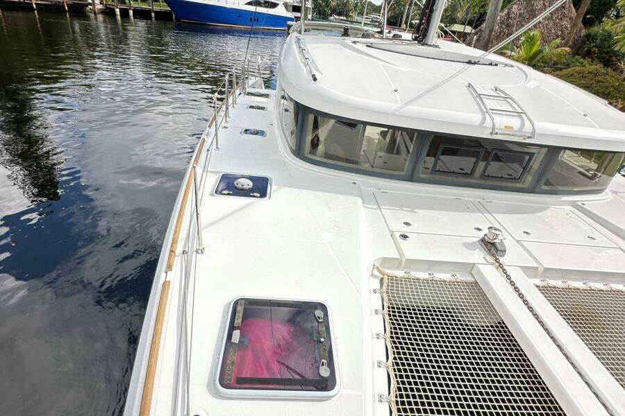 2022-lagoon-40-sail-9902427-20250807101350025-2.jpg