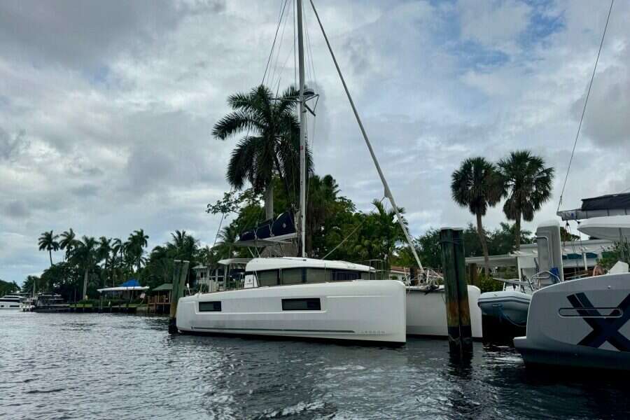 2022-lagoon-40-sail-9902427-20250807152554917-1.jpg