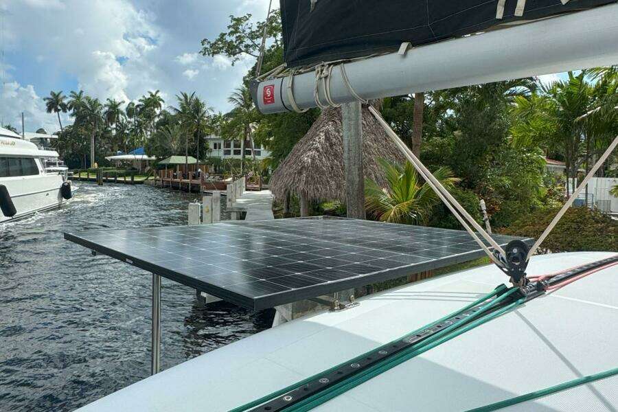 2022-lagoon-40-sail-9902427-20250807103014293-1.jpg