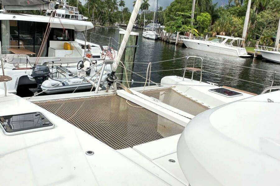 2022-lagoon-40-sail-9902427-20250807102140055-12.jpg