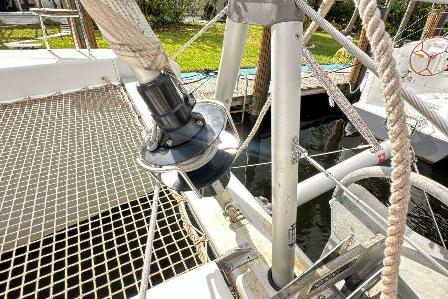 2022-lagoon-40-sail-9902427-20250807102623885-10.jpg