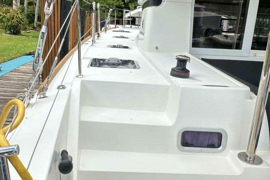 2022-lagoon-40-sail-9902427-20250807102139696-11.jpg