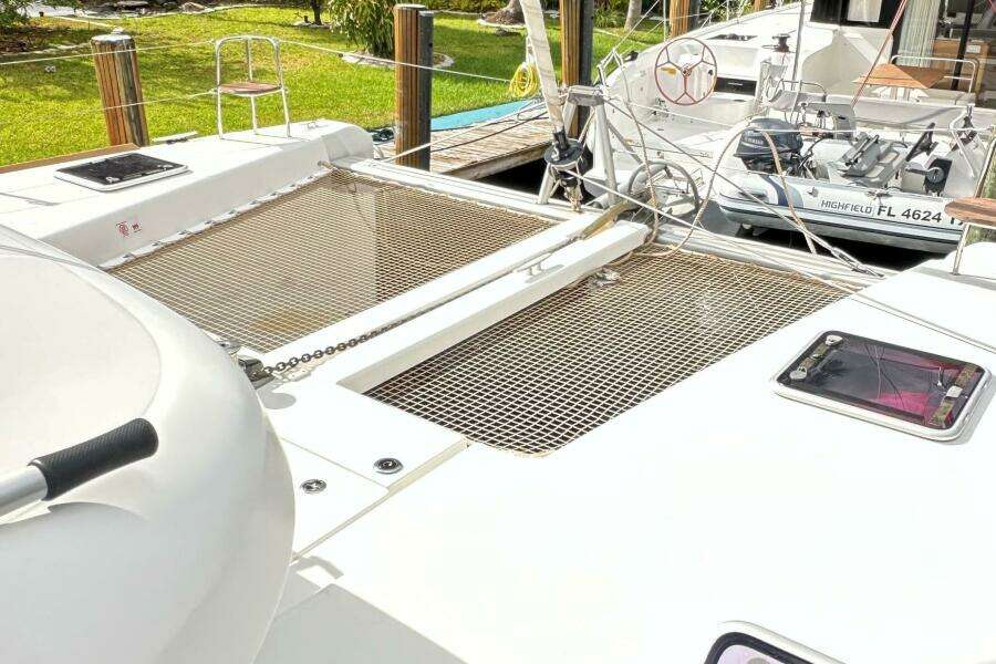 2022-lagoon-40-sail-9902427-20250807102140282-13.jpg