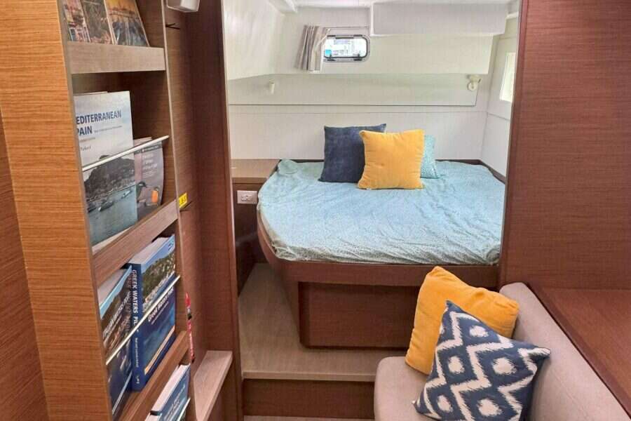 2022-lagoon-40-sail-9902427-20250807111805321-4.jpg