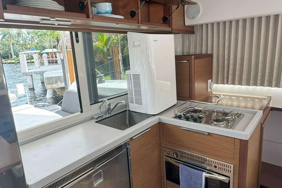 2022-lagoon-40-sail-9902427-20250807105152165-3.jpg