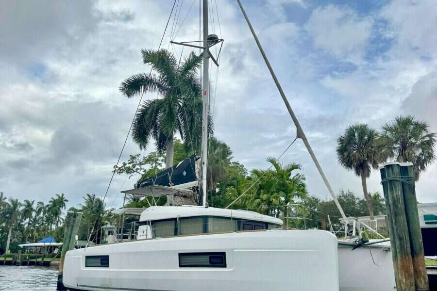 2022-lagoon-40-sail-9902427-20250807152556002-2.jpg