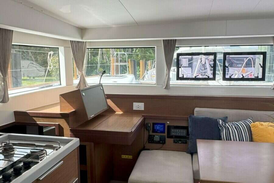 2022-lagoon-40-sail-9902427-20250807104630738-6.jpg