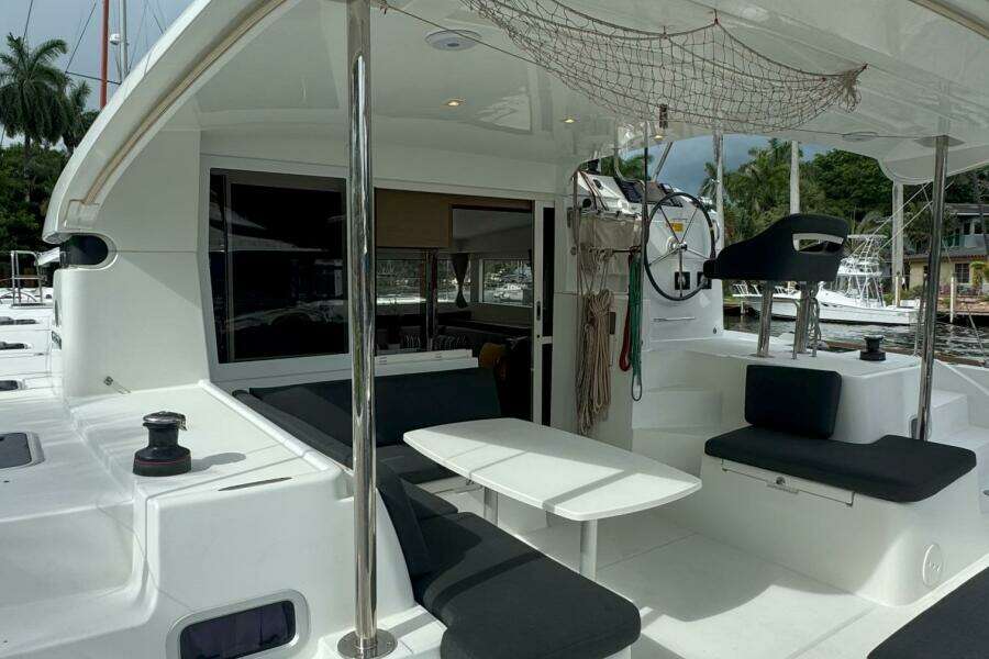 2022-lagoon-40-sail-9902427-20250807101352965-12.jpg