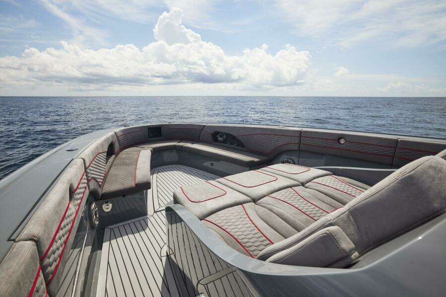 MR  LUCKY 52ft Midnight Express Yacht For Sale