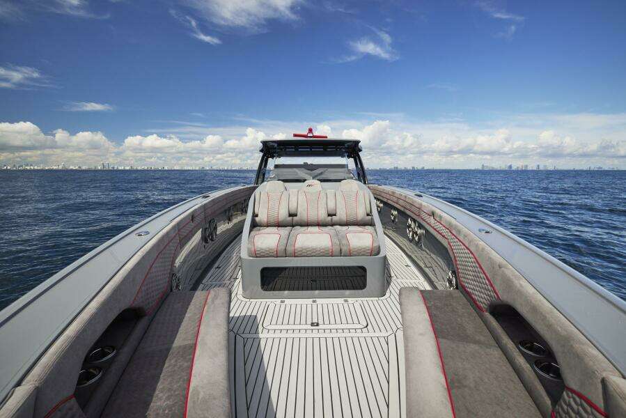 MR  LUCKY 52ft Midnight Express Yacht For Sale