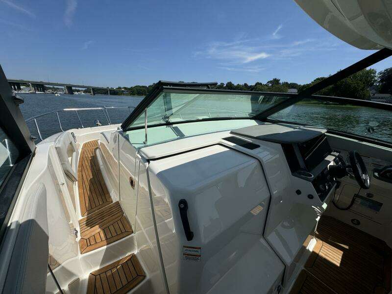 32ft Sea Ray Yacht For Sale