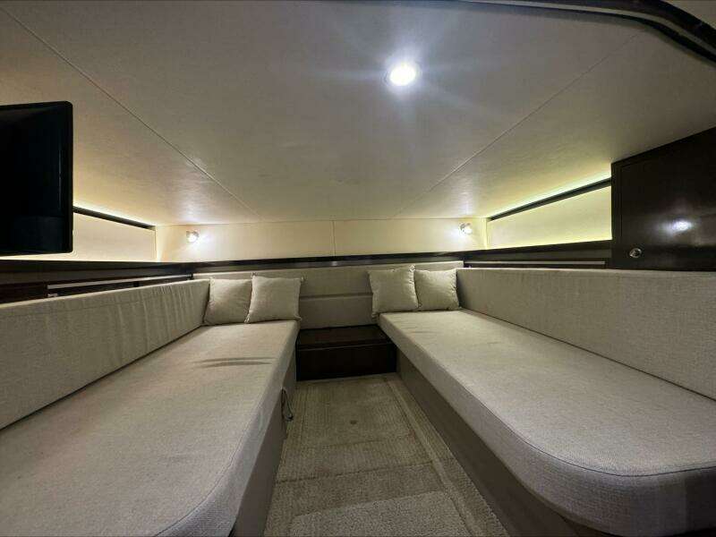 32ft Sea Ray Yacht For Sale