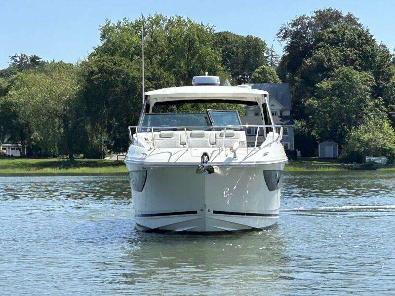 32ft Sea Ray Yacht For Sale