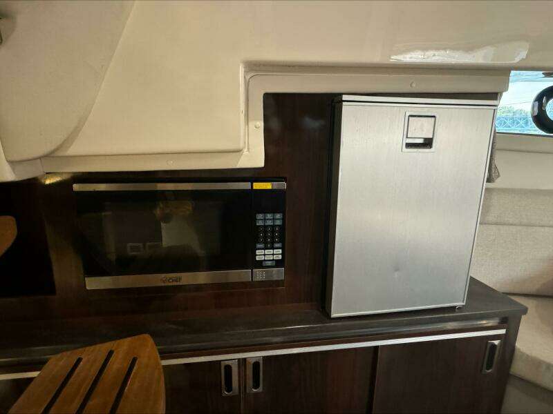 32ft Sea Ray Yacht For Sale