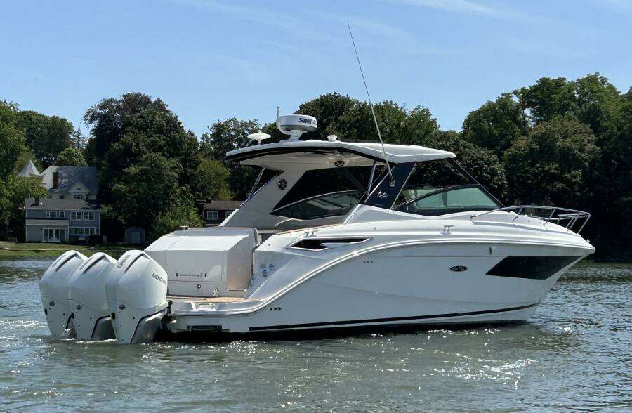 32ft Sea Ray Yacht For Sale
