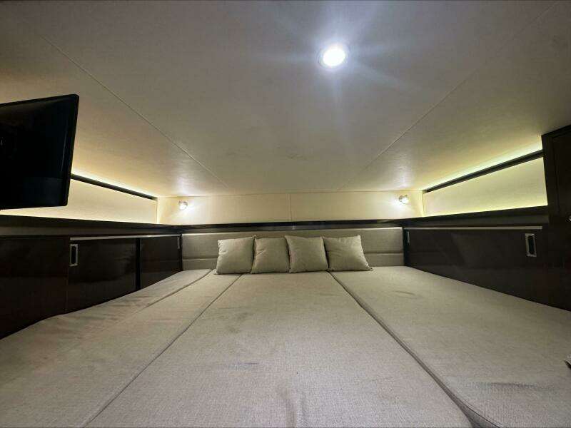 32ft Sea Ray Yacht For Sale