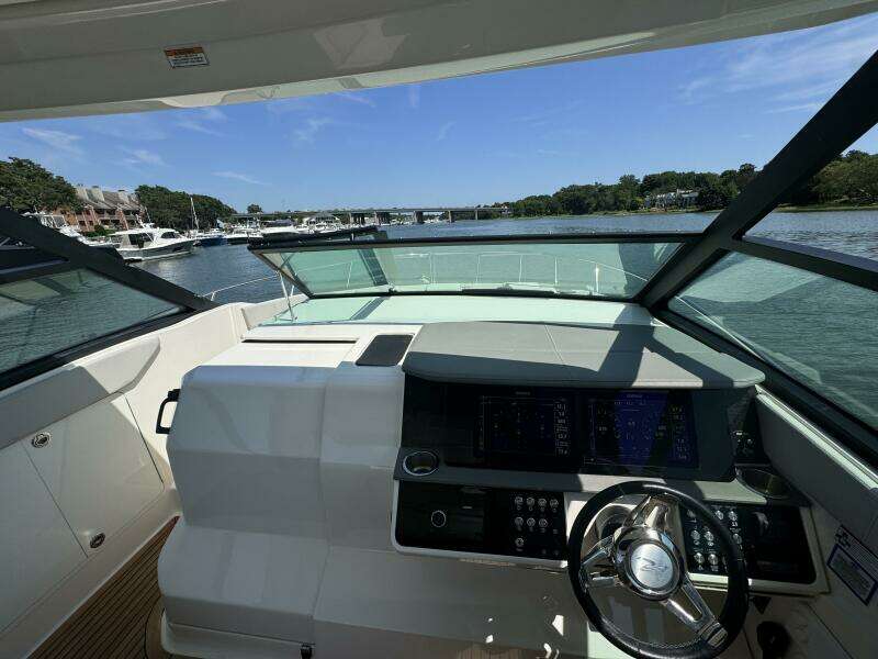 32ft Sea Ray Yacht For Sale