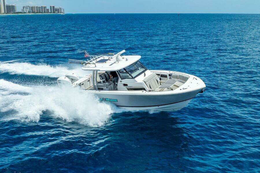 35ft Pursuit Yacht For Sale