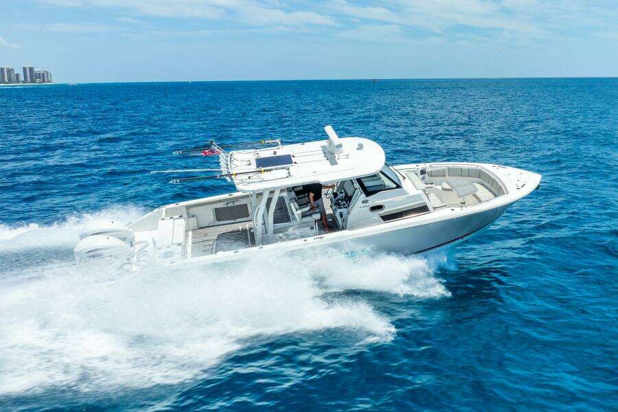 35ft Pursuit Yacht For Sale