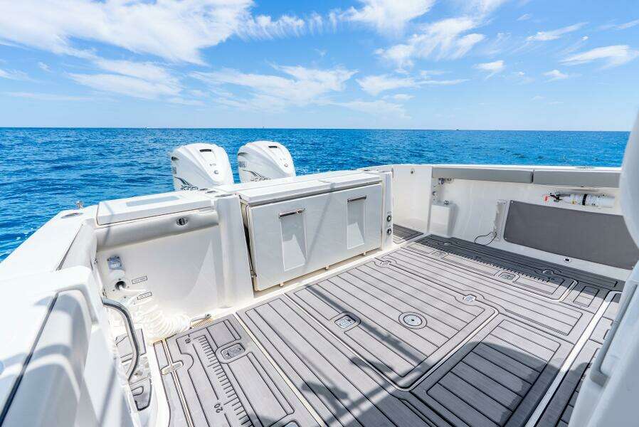 35ft Pursuit Yacht For Sale