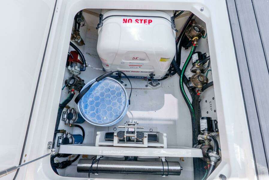 35ft Pursuit Yacht For Sale