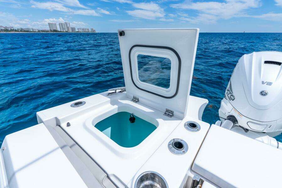 35ft Pursuit Yacht For Sale