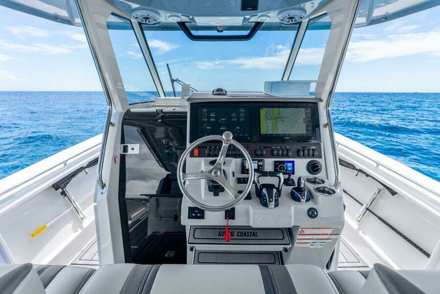 35ft Pursuit Yacht For Sale