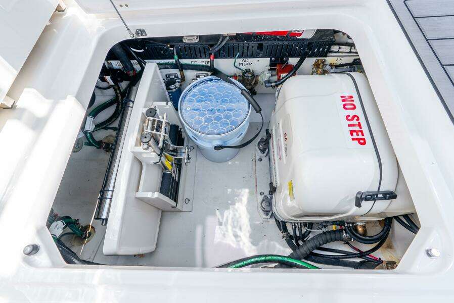 35ft Pursuit Yacht For Sale