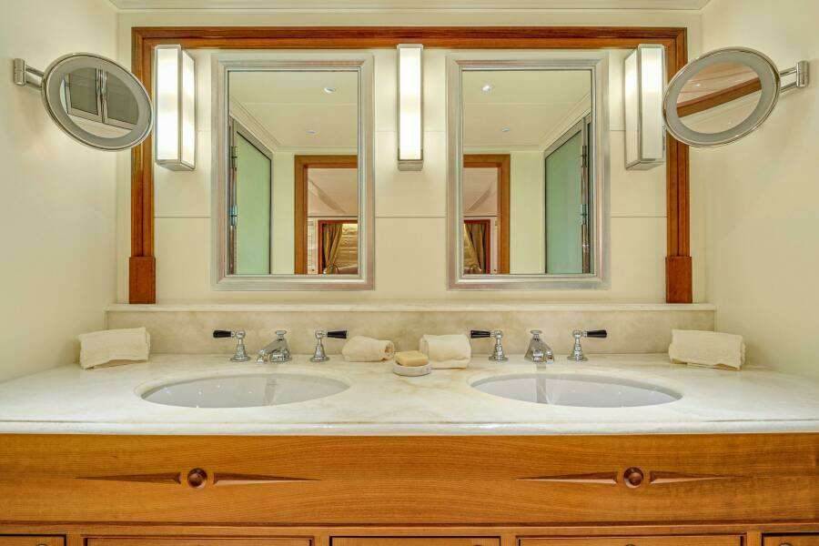 FRIVOLOUS 76ft Hunt Yachts Yacht For Sale