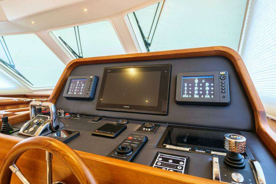 FRIVOLOUS 76ft Hunt Yachts Yacht For Sale