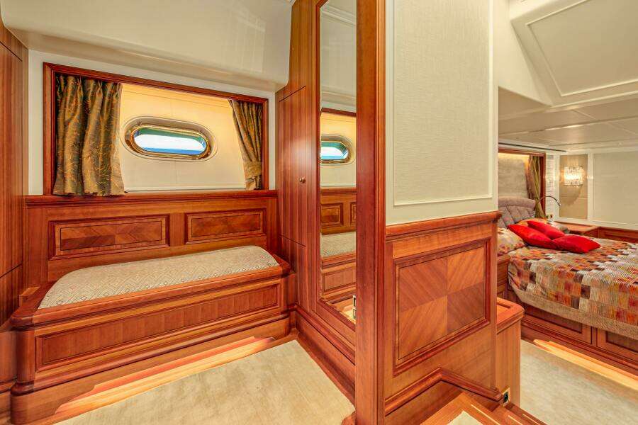 FRIVOLOUS 76ft Hunt Yachts Yacht For Sale