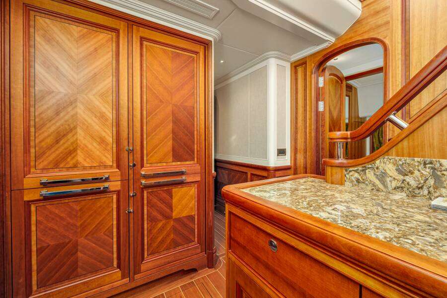 FRIVOLOUS 76ft Hunt Yachts Yacht For Sale