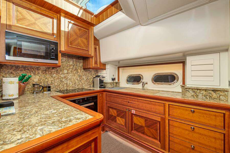 FRIVOLOUS 76ft Hunt Yachts Yacht For Sale