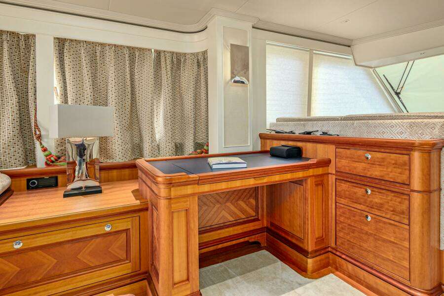 FRIVOLOUS 76ft Hunt Yachts Yacht For Sale