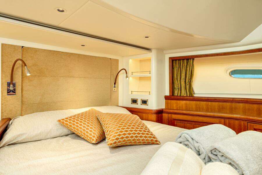 FRIVOLOUS 76ft Hunt Yachts Yacht For Sale