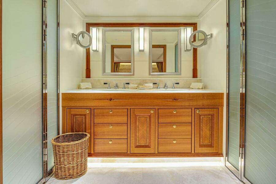 FRIVOLOUS 76ft Hunt Yachts Yacht For Sale