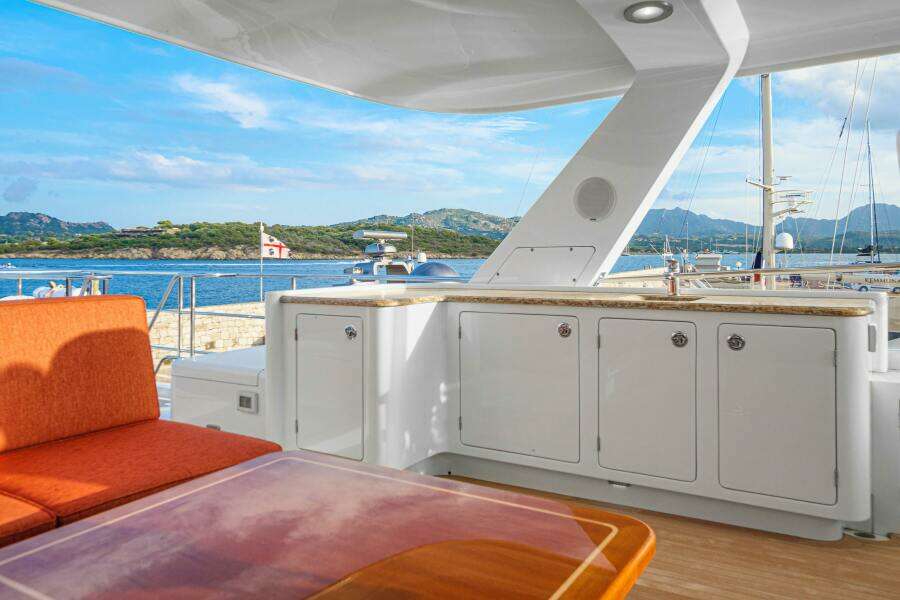 FRIVOLOUS 76ft Hunt Yachts Yacht For Sale