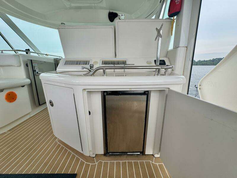 A Mi Manera 40ft Sea Ray Yacht For Sale