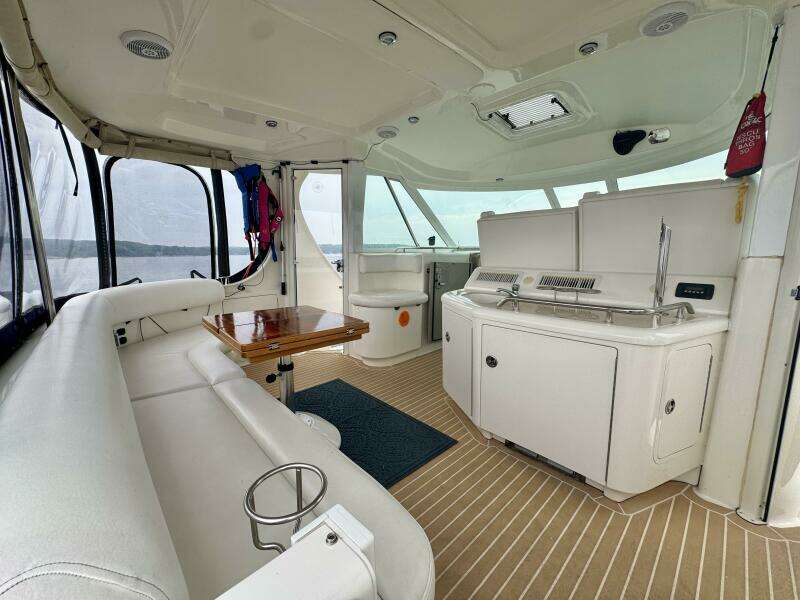 A Mi Manera 40ft Sea Ray Yacht For Sale