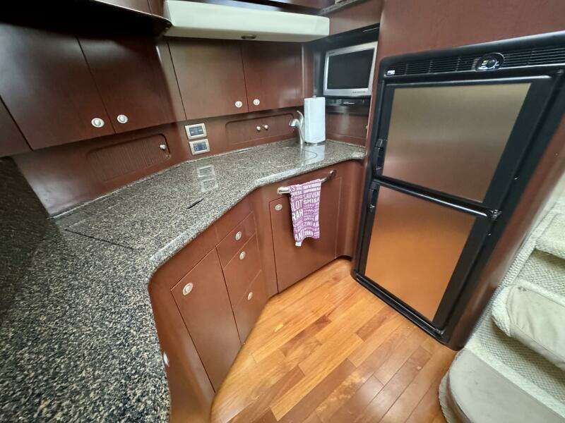 A Mi Manera 40ft Sea Ray Yacht For Sale