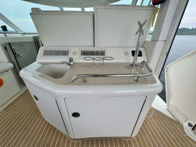 A Mi Manera 40ft Sea Ray Yacht For Sale