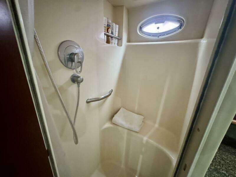 A Mi Manera 40ft Sea Ray Yacht For Sale